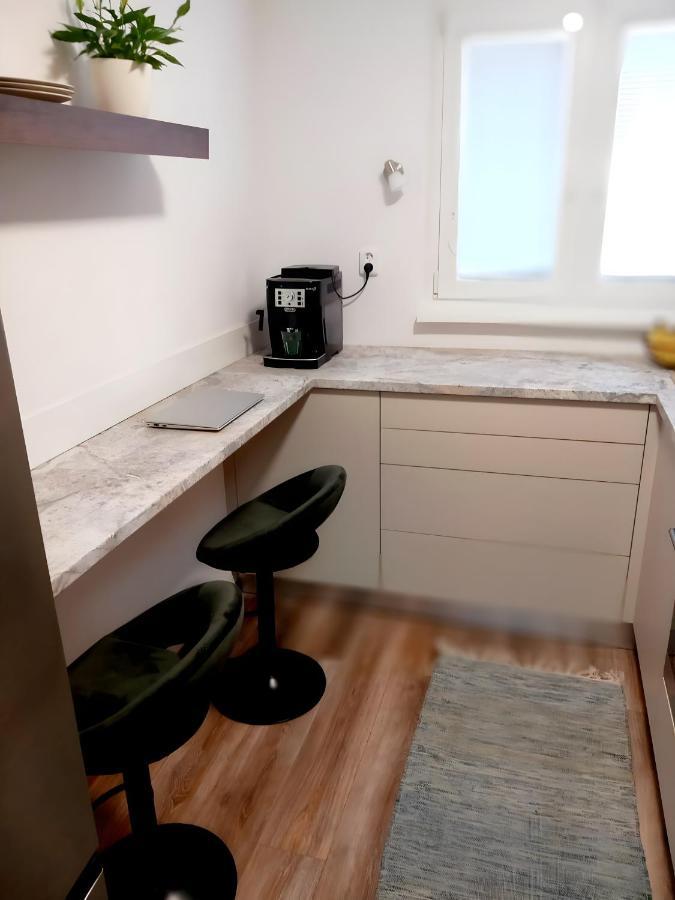 Stylovy Apartman V Samorine Apartment Bagian luar foto